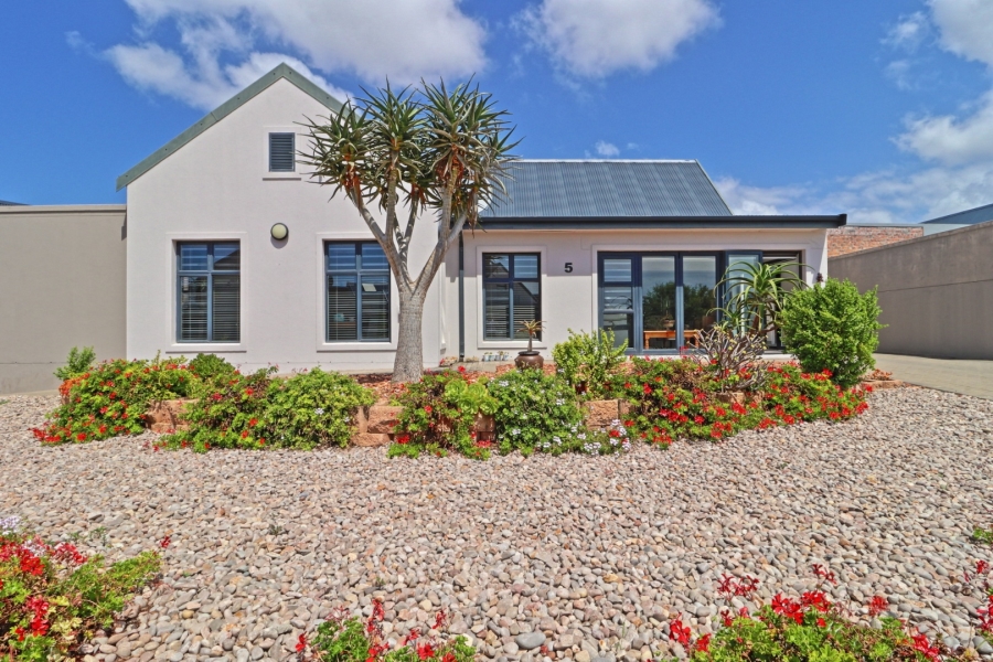 3 Bedroom Property for Sale in Hartenbos Central Western Cape